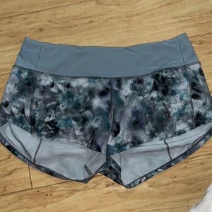 Lululemon Speed Up Shorts 2.5"